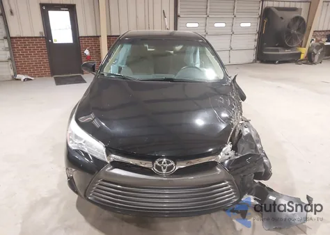 2017 Toyota Camry Le z USA, uszkodzony, nr VIN 4T1BF1FK2HU765765